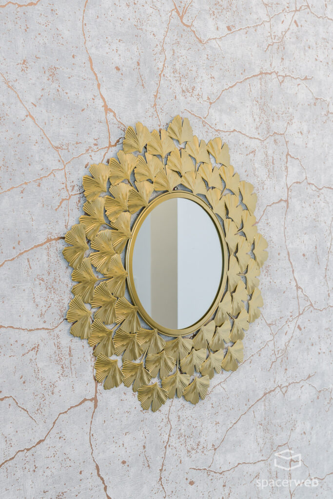 Fotografia wnętrz - detal, lustro, wynajem krótkoterminowy